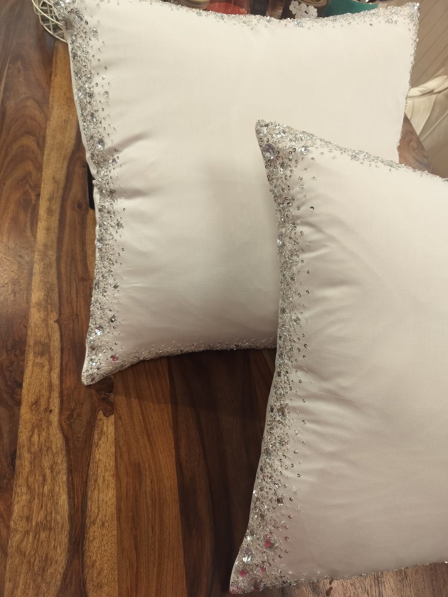 THE SILVER DUST CUSHION SET