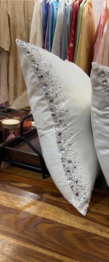 THE SILVER DUST CUSHION SET