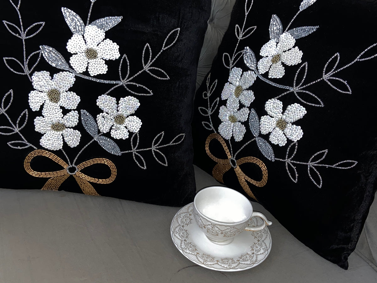 THE BLACK VELVET FLOWER CUSHION SET