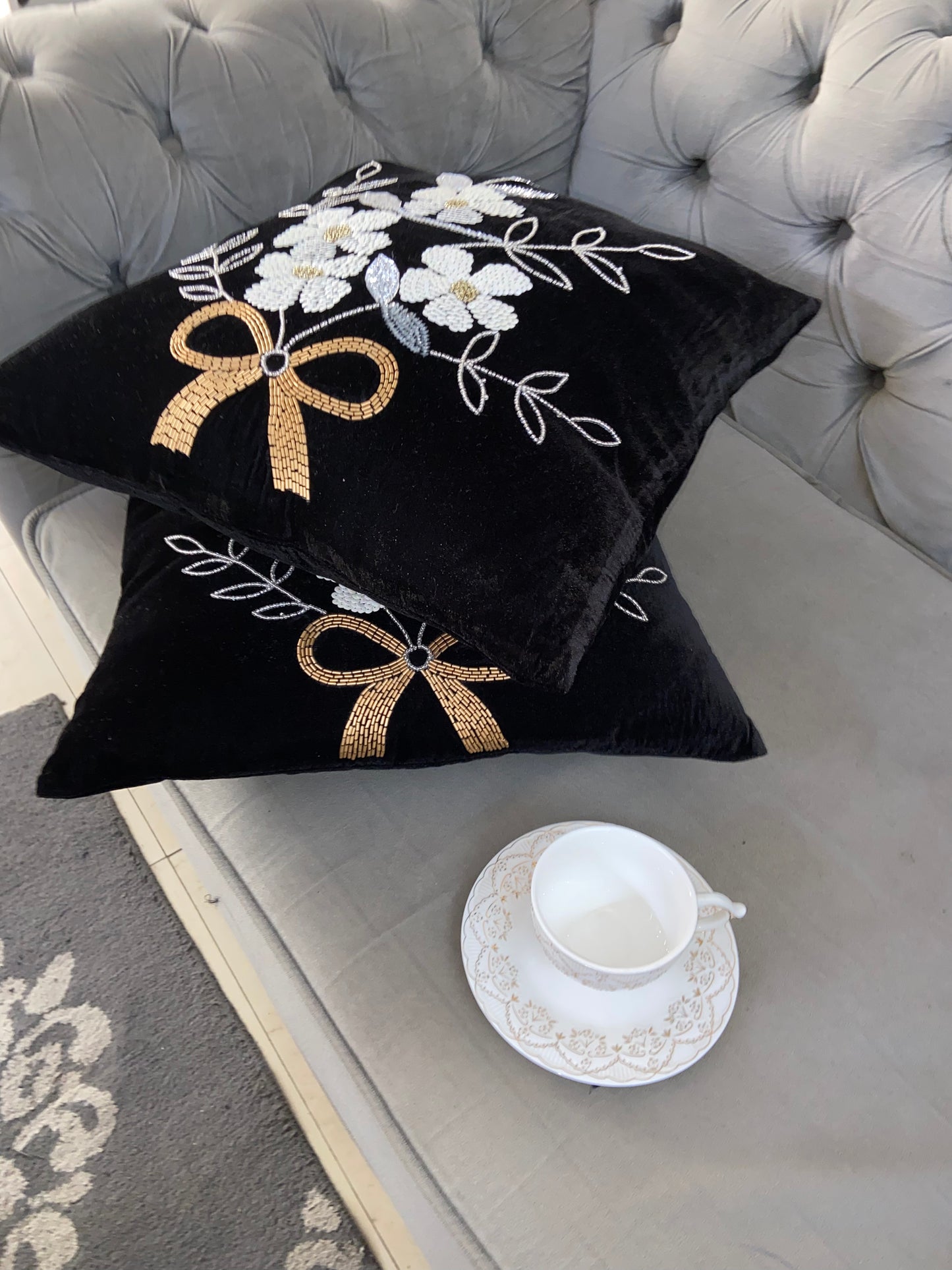 THE BLACK VELVET FLOWER CUSHION SET